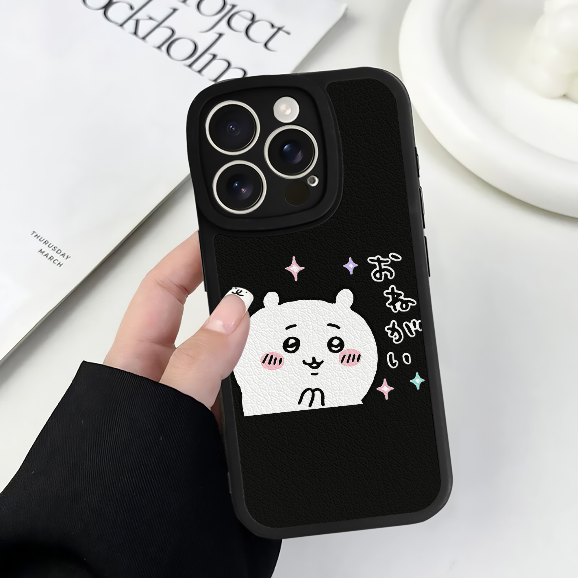 （画像用） ちいかわ ちいかわ Chii-kawa chiikawa 【iPhone 16シリーズ対応】シリコンスマホケース（レザー調） 材質：シリコン